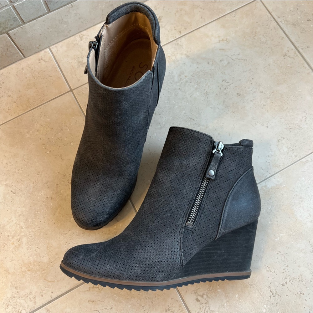 Soul Naturalizer Dark Grey Wedge Bootie Size 7